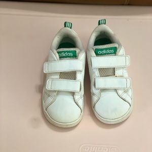Unisex adidas white and green shoes size 8k for kids